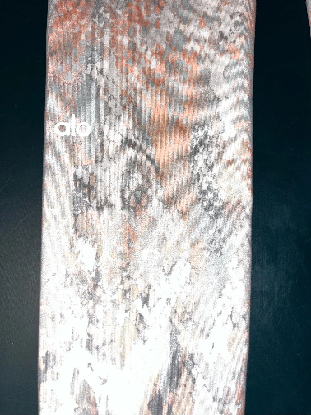 ALO Yoga Full-Length Leggings Pink Animal Print Size Small Euc